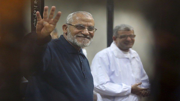 جنايات القاهرة تقضي بإعدام مرشد الإخوان و13 من قيادات الجماعة في قضية غرفة عمليات رابعة