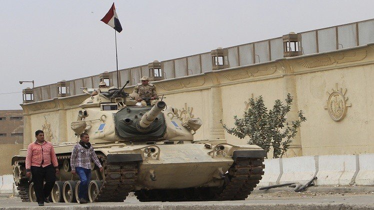 مصر.. مقتل 13 شخصا أغلبهم عسكريون بانفجارين شمالي سيناء 