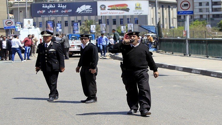 منطقة أكتوبر غرب القاهرة تشهد عدة انفجارات في الأبراج الكهربائية