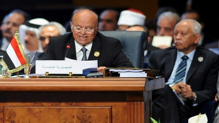 اليمن.. هادي يقيل مسؤولا عسكريا ويحيله إلى القضاء العسكري