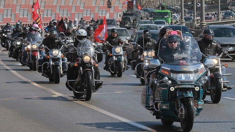"ذئاب الليل" على الدراجات النارية من موسكو إلى برلين إحياء للذكرى الـ70 للنصر على النازية