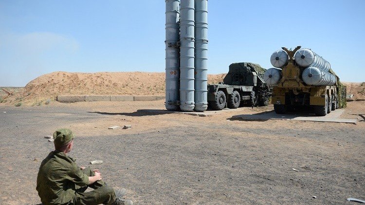 الدفاع الجوي  يطلق صواريخ "إس-300" في تدريبات بجنوب روسيا