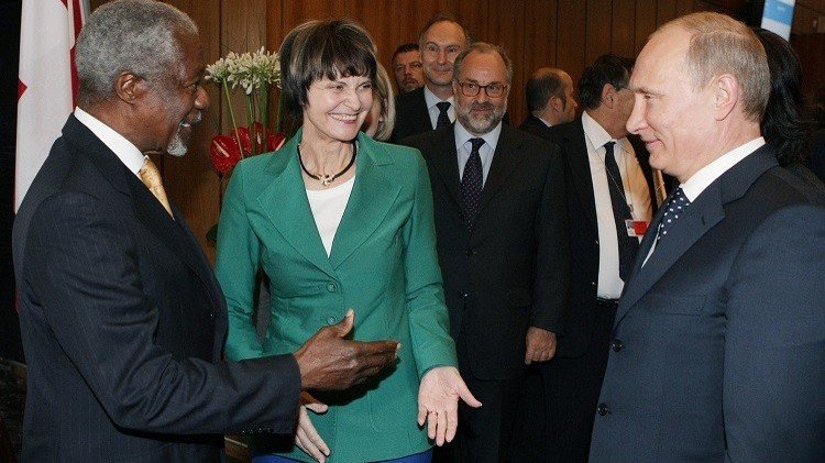 بوتين يستقبل مجموعة الحكماء برئاسة كوفي عنان الأربعاء