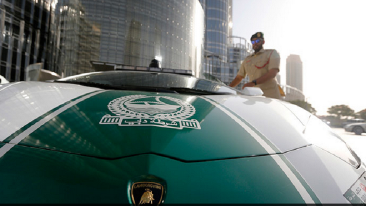 الإمارات تخطط لاستخدام روبوتات شرطة "في غضون عامين"