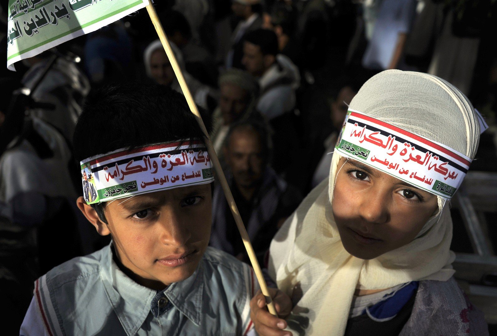اجتماع شعبي لدعم الحوثيين ضد قرار مجلس الأمن الدولي بشأن الأزمة اليمنية، وضد الغارات الجوية للتحالف 