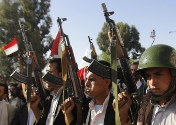 اجتماع شعبي لدعم الحوثيين ضد قرار مجلس الأمن الدولي بشأن الأزمة اليمنية، وضد الغارات الجوية للتحالف 