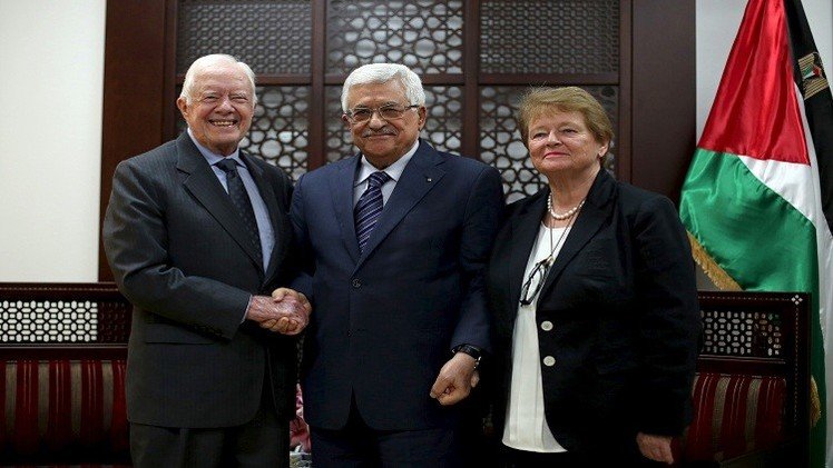 عباس يؤكد ضرورة إنهاء الانقسام  خلال لقائه بوفد من "الحكماء الدوليين"