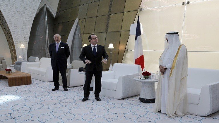 هولاند يحضر توقيع صفقة مقاتلات رافال في قطر