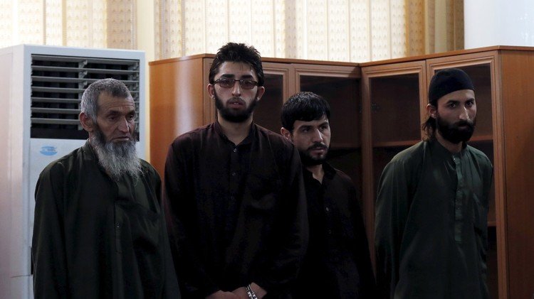 أحكام بإعدام 4 متشددين والسجن لآخرين قتلوا أفغانية اتهمت بحرق مصحف زورا