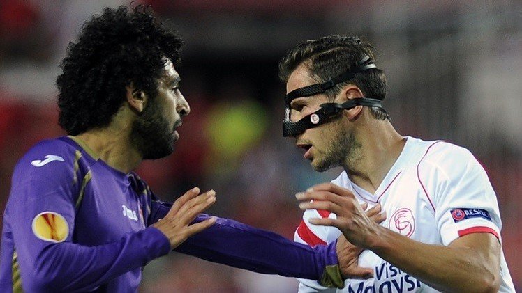 إشبيلية يهزم فيورنتينا بثلاثية ويضع قدما له في نهائي يوروبا ليغ