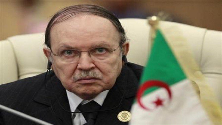 بوتفليقة يجري تعديلات جديدة بالخارجية