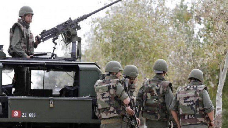 محكمة تونسية ترجئ جلسة محاكمة 77 شخصا بتهمة قتل جنود  