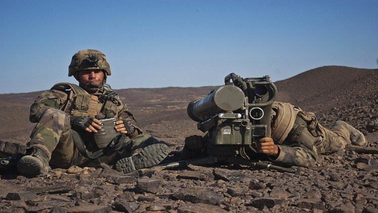 القوات الفرنسية في مالي تعلن تصفيتها لقائدين من "القاعدة" وجماعة "أنصار الدين"