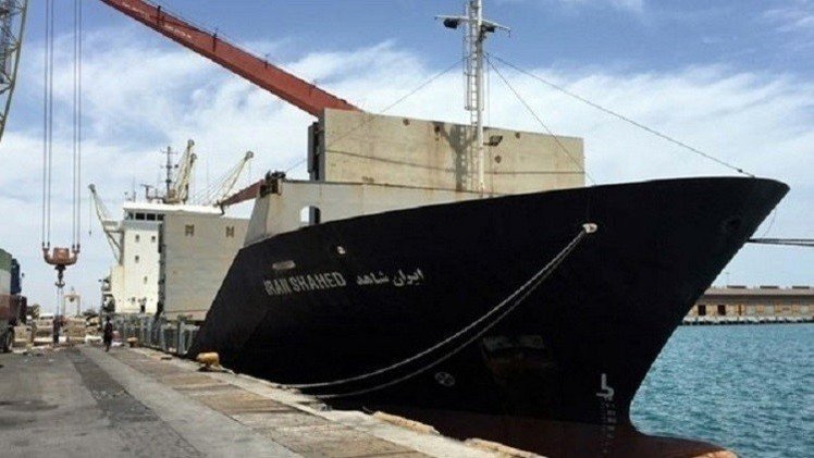 "شاهد" الإيرانية ترسو في جيبوتي لتفتيشها قبل التوجه إلى اليمن