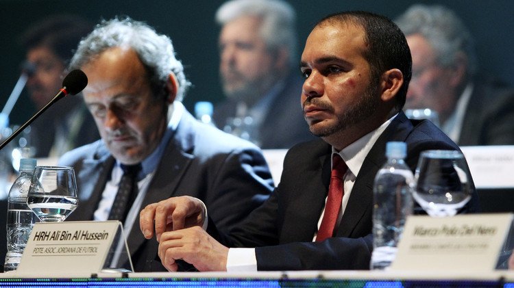 بلاتيني يجدد دعمه للأمير علي في انتخابات الفيفا