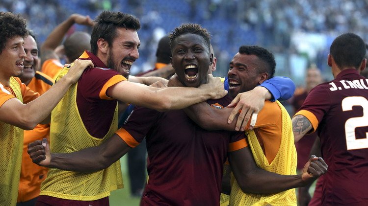 روما ينتزع بطاقة التأهل المباشرة إلى دوري الأبطال