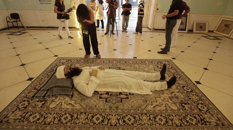 مكتبة أسامة بن لادن تدهش الصحفيين