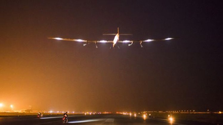 طائرة Solar Impulse 2 الشمسية تضطر للهبوط في اليابان  (فيديو) 