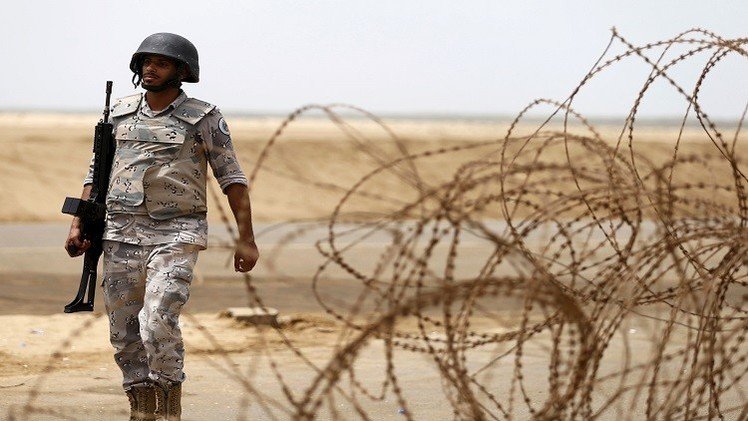 مقتل سعودي وإصابة آخر في قصف عبر الحدود 