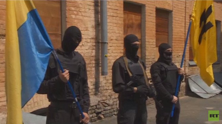 الكونغرس يفتح الباب أمام إدارة أوباما لإرسال أسلحة فتاكة إلى جيش أوكرانيا