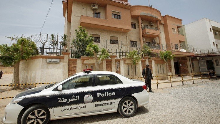 أنباء عن اختطاف 8 تونسيين على يد مجهولين في طرابلس
