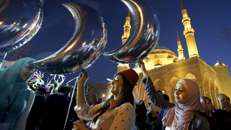 عدد ساعات الصوم خلال رمضان 2015 في جميع أنحاء العالم (إنفوجرافيك)