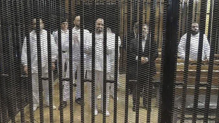 دفاع مرسي يطعن بأحكام قضية الاتحادية