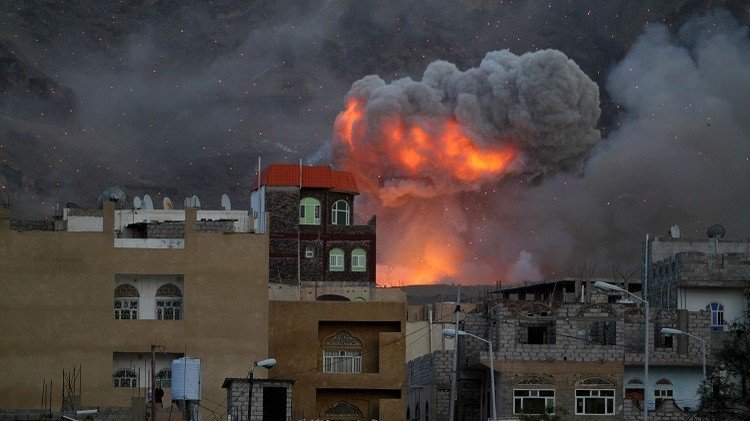 اليمن.. عشرات القتلى في تفجير سيارة مفخخة قرب مسجد قبة المهدي بصنعاء