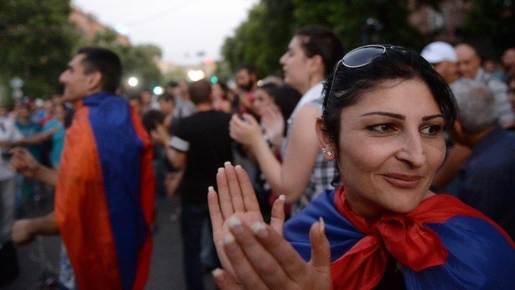 أرمينيا.. الشرطة تدعو المحتجين إلى إخلاء شارع باغراميان وسط يريفان