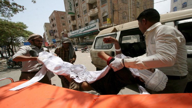 مقتل 30 في قصف للتحالف في حجة والمبعوث الأممي في صنعاء لبحث الهدنة