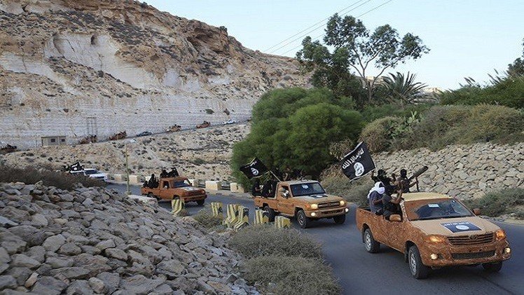ليبيا .. "مجلس درنة" يعدم 6 من قادة "داعش"  