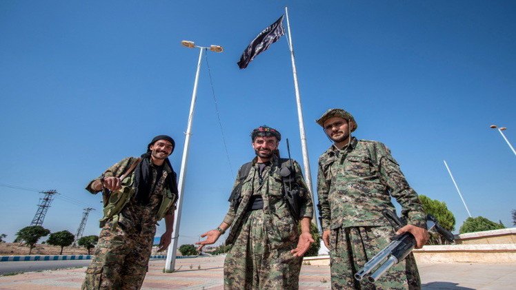 غارات التحالف تقتل 37 من "داعش" في الرقة.. والأكراد يستعيدون 10 قرى