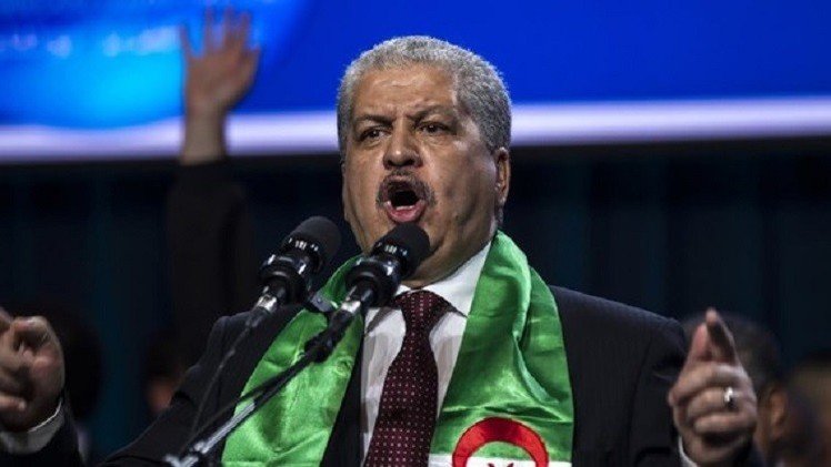 رئيس الوزراء الجزائري يحذر من المساس بوحدة بلاده