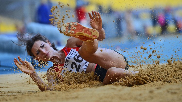 الروسية بيدلوجنايا تحرز ذهبية الوثب الطويل في يونيفرسياد 2015