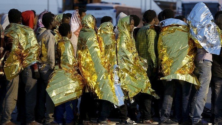 غرق 12 مهاجرا قبالة سواحل ليبيا وانقاذ المئات