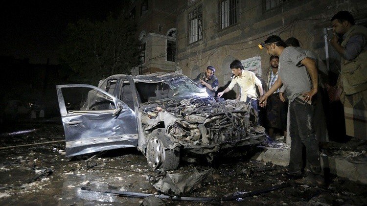 اليمن.. مقتل 10 أشخاص على الأقل بغارات للتحالف في صنعاء وتعز