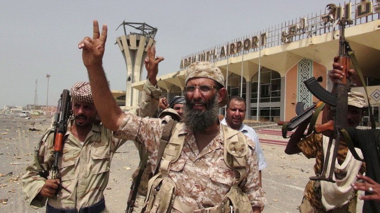 اللجان الشعبية تسيطر على مطار عدن.. وأوباما وعبد العزيز يؤكدان ضرورة إنهاء المعارك