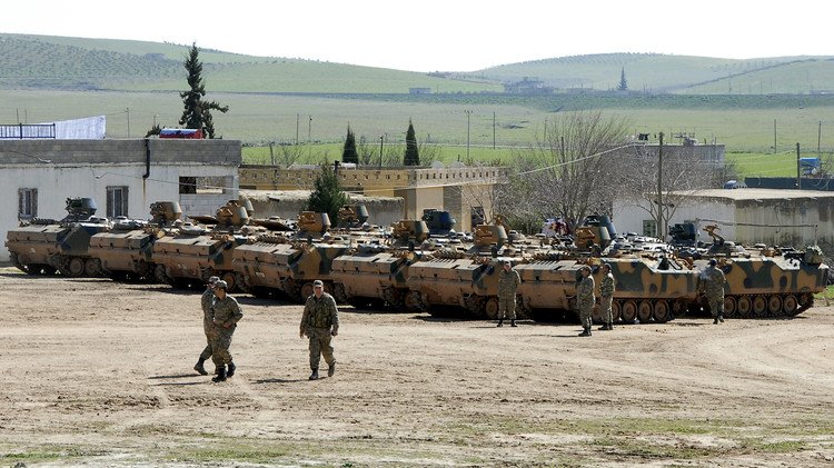 الجيش التركي يعلن اعتقال 500 شخص حاولوا عبور الحدود مع سوريا