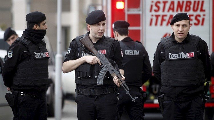 إسطنبول.. قتيل في حادث إطلاق نار وهجوم يستهدف الشرطة
