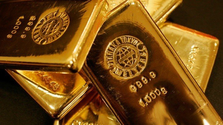 الذهب يرتفع بعد هبوطه لأدنى مستوى له منذ 5 أعوام 