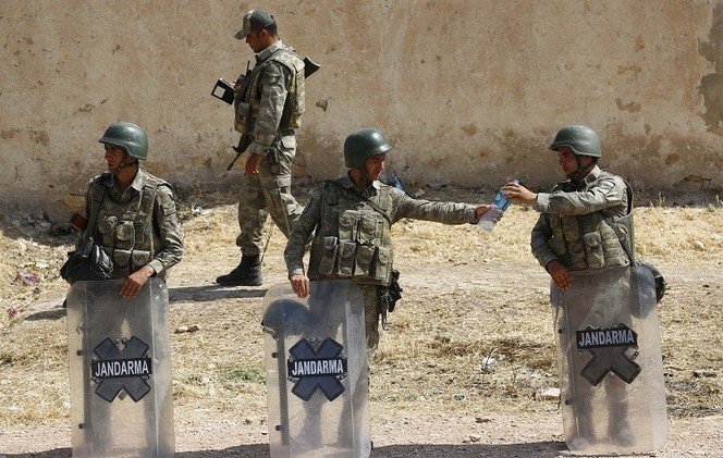 مقتل شرطيين تركيين قرب الحدود السورية وحزب العمال الكردستاني يتبنى 