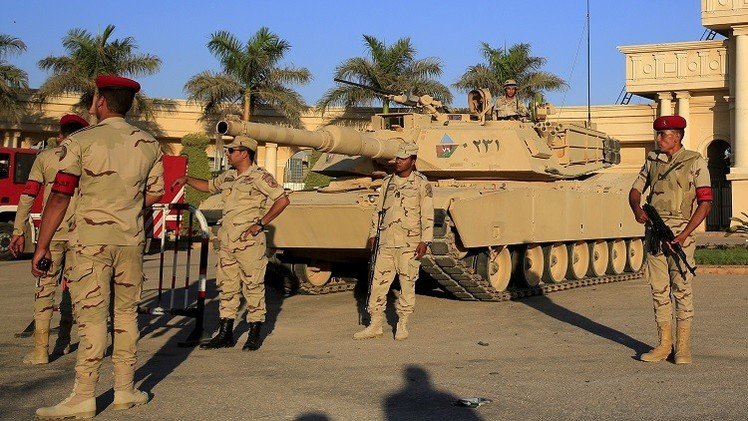 18 جريحا في انفجار استهدف حافلة تابعة لقوات الأمن المصرية في العريش