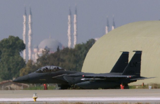 تركيا تفتح قواعدها رسميا أمام التحالف الدولي ضد "داعش"