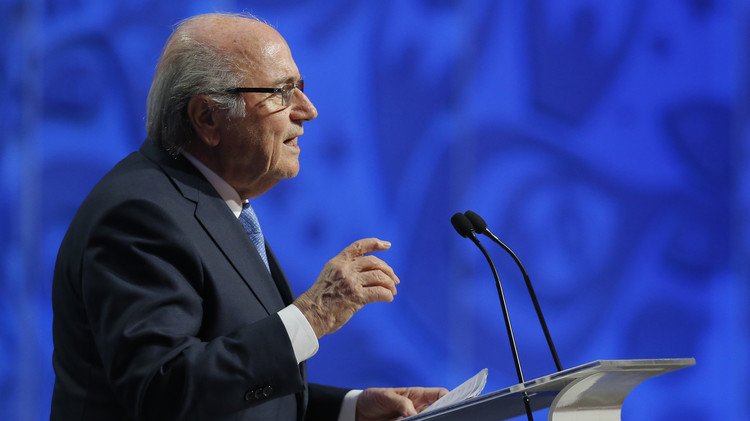 بلاتر يشيد بالأداء الجيد للجنة المنظمة لمونديال روسيا 2018