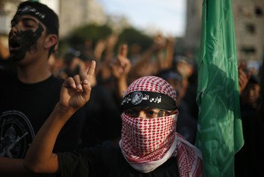 قوات حماس خلال مراسم التخرج العسكري في مخيم جباليا