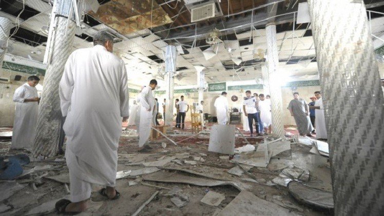 الشرطة السعودية تحدد هوية منفذ تفجير مسجد أبها (صور)