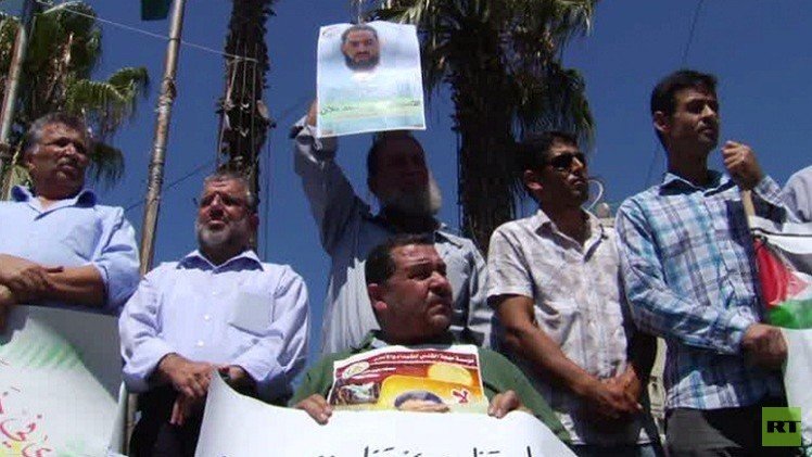 الأسير الفلسطيني محمد علان يواصل إضرابه عن الطعام