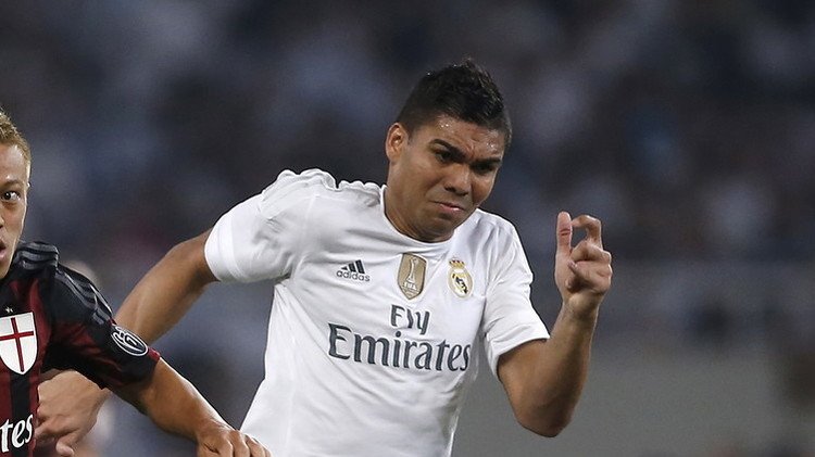 كاسيميرو.. الحارس الشخصي لمدرب الريال بينيتيز 
