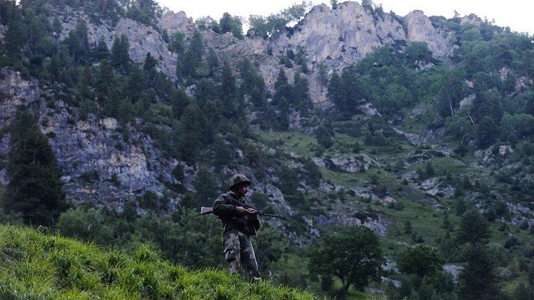 4 قتلى و23 جريحا في تبادل لإطلاق النار بين القوات الهندية والباكستانية في كشمير