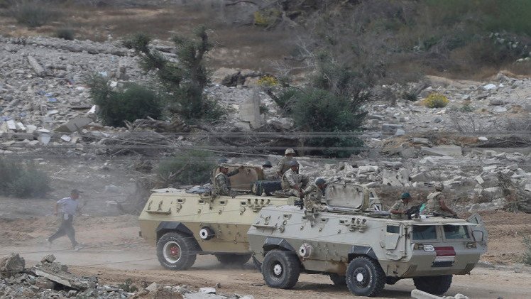 مقتل 6 مسلحين في صد هجوم على نقطة عسكرية في رفح المصرية